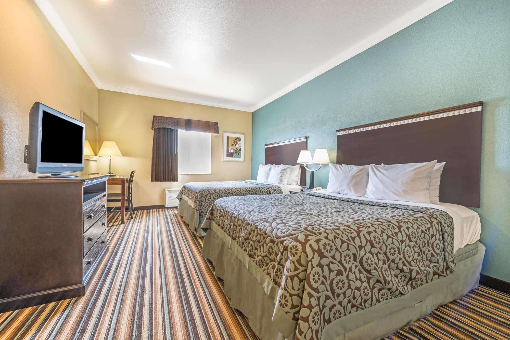 Days Inn By Wyndham Rockdale Texas Exterior photo