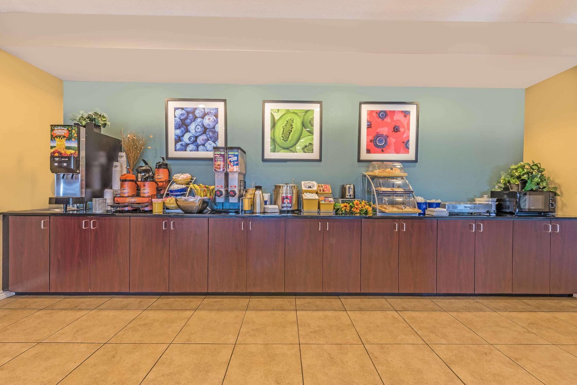 Days Inn By Wyndham Rockdale Texas Exterior photo